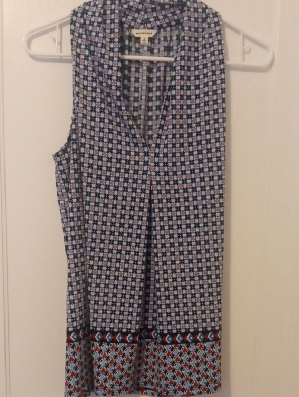 max Studio Navy red white Multicolor Printed Sleeveless top medium